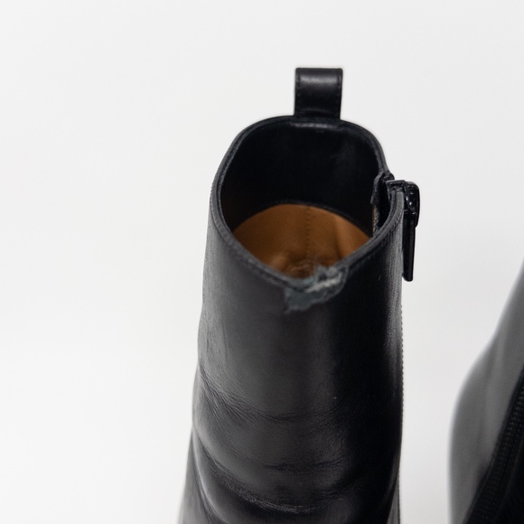 Valentino Garavani Rockstud Stiletto Booties Black Leather Womens 38.5 EU 8.5 US - Picture 3 of 7